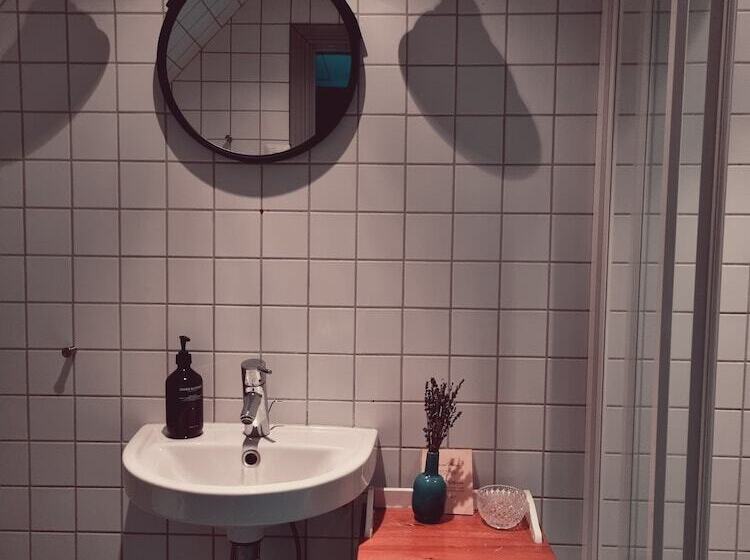 غرفة قياسية, Idala Gård