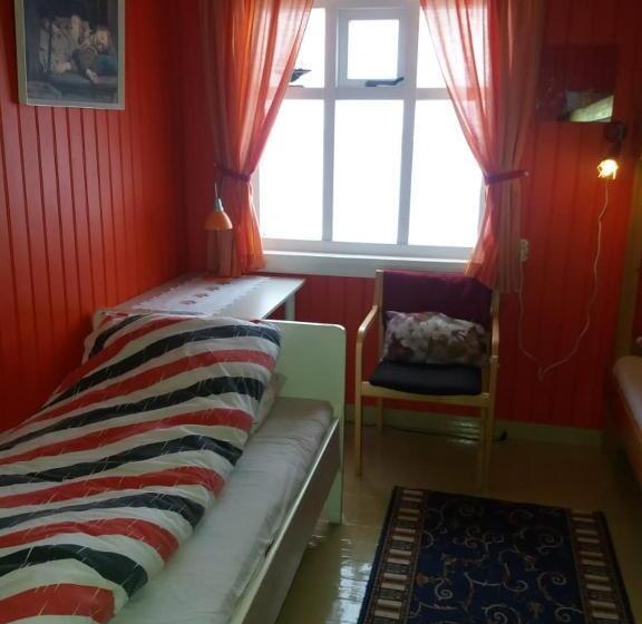 سوئیت خانوادگی اقتصادی, Húsey Hostel & Horsefarm