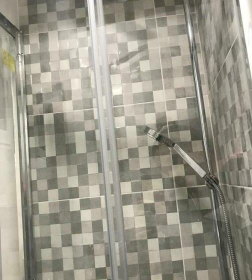 经济房, Pensión La Intermodal