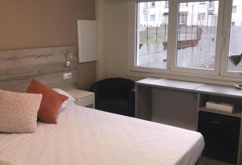 经济房, Pensión La Intermodal