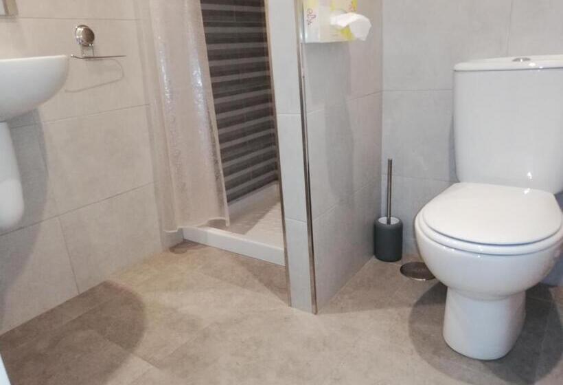 经济房, Pensión La Intermodal