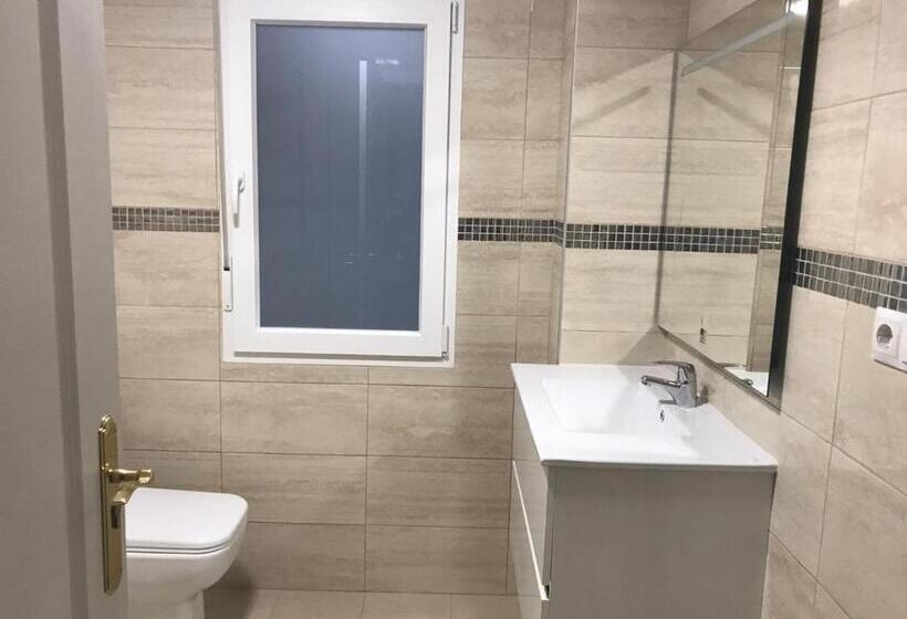 带共用浴室的标准房间, Pensión La Intermodal