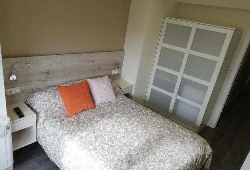 带共用浴室的标准房间, Pensión La Intermodal