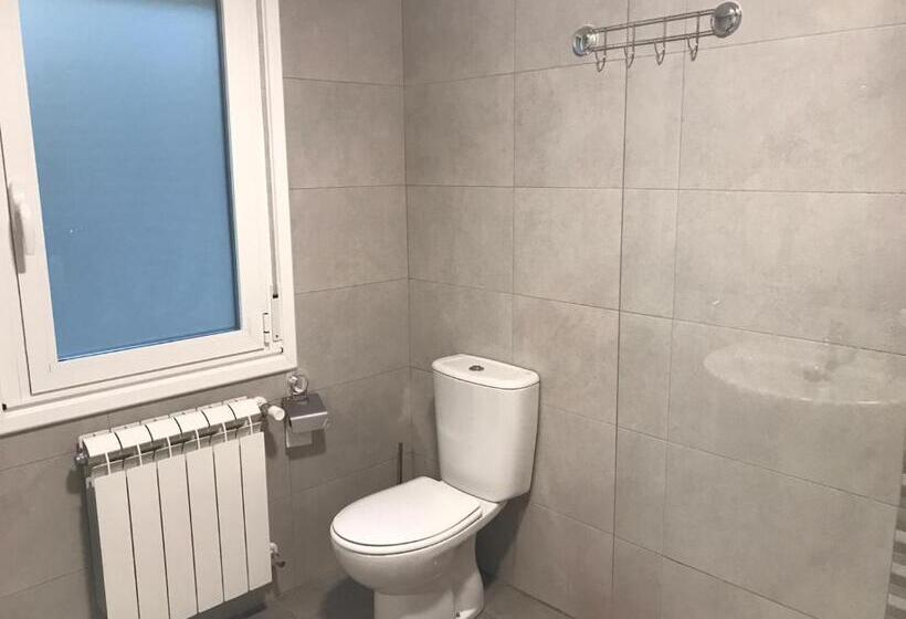 标准间带阳台, Pensión La Intermodal