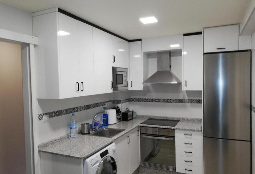 经济房, Pensión La Intermodal