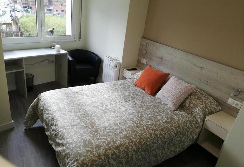 带共用浴室的标准房间, Pensión La Intermodal