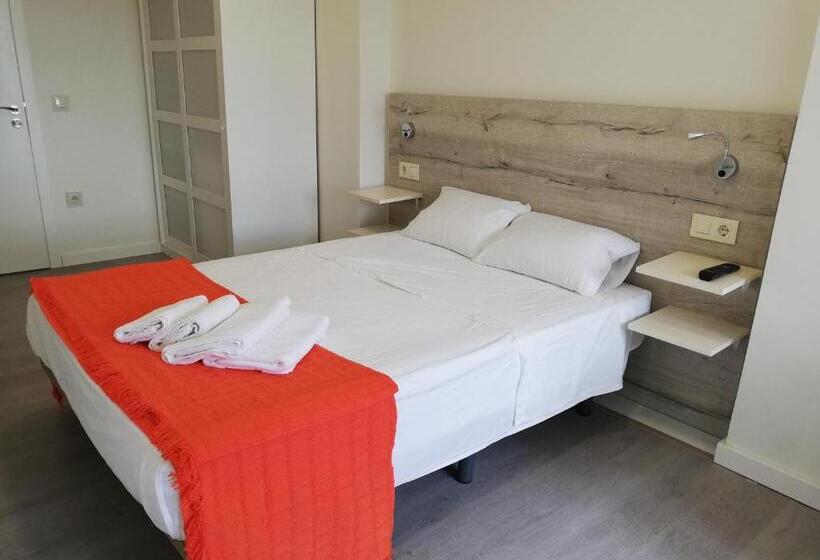 带共用浴室的标准房间, Pensión La Intermodal