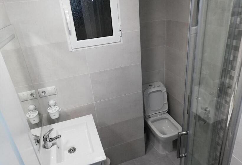 带共用浴室的标准房间, Pensión La Intermodal