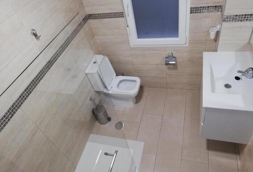 标准间带阳台, Pensión La Intermodal