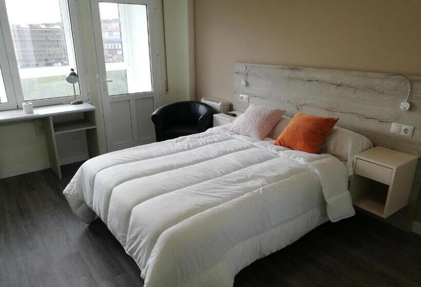 标准间带阳台, Pensión La Intermodal