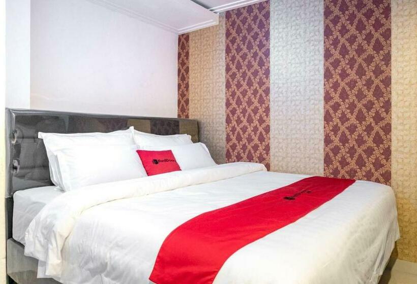 Номер Стандарт, Reddoorz Near Manhattan Times Square Medan 2
