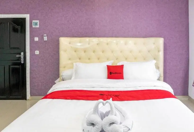 デラックスルーム, Reddoorz Near Manhattan Times Square Medan 2