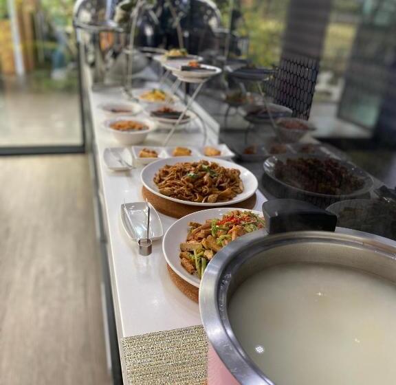 اتاق سوپریور چهار تخته, Skyline B&b