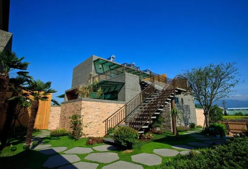 اتاق سوپریور چهار تخته, Skyline B&b