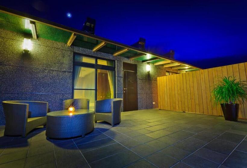 اتاق سوپریور چهار تخته, Skyline B&b