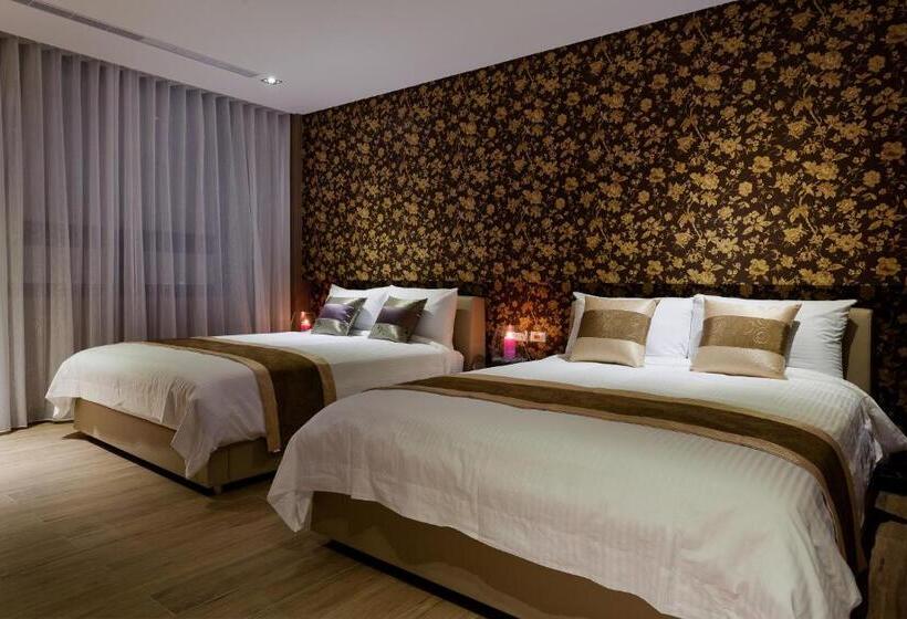 اتاق سوپریور چهار تخته, Skyline B&b
