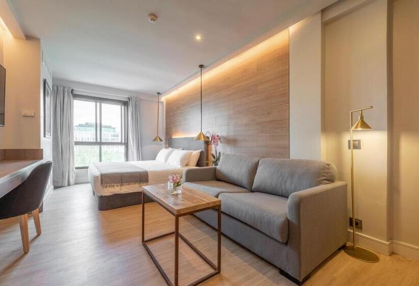 اتاق پریمیوم سه تخته, Espahotel Plaza De España