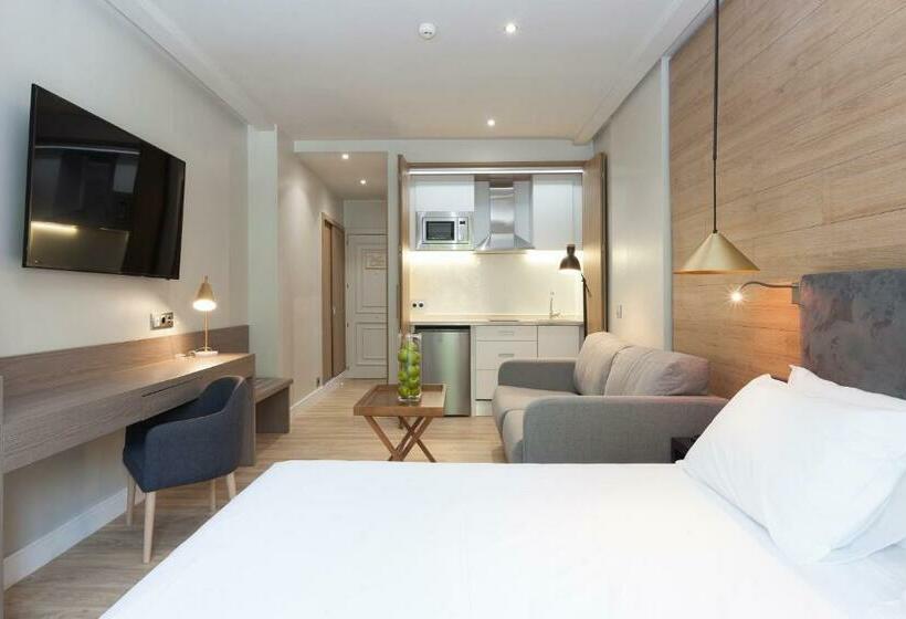 اتاق پریمیوم سه تخته, Espahotel Plaza De España