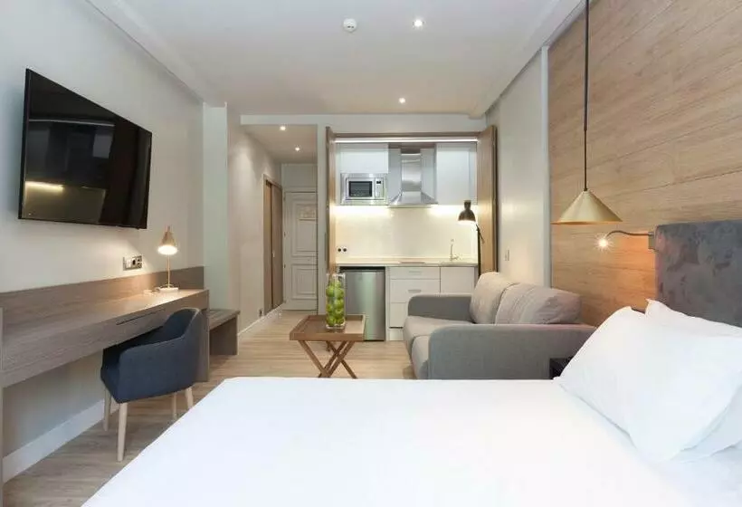 اتاق پریمیوم سه تخته, Espahotel Plaza De España