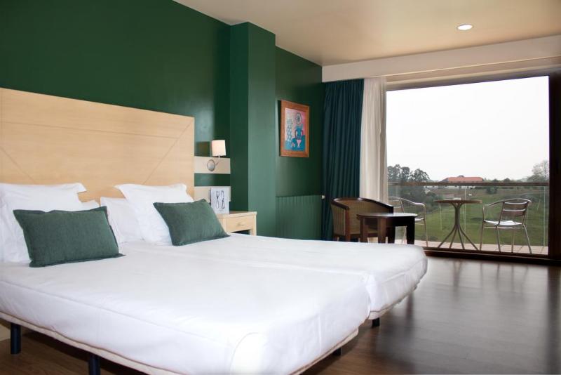 غرفة سوبيريور, Abba Comillas