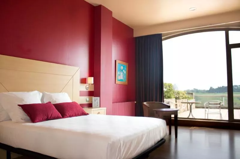 Superior-huone, Abba Comillas