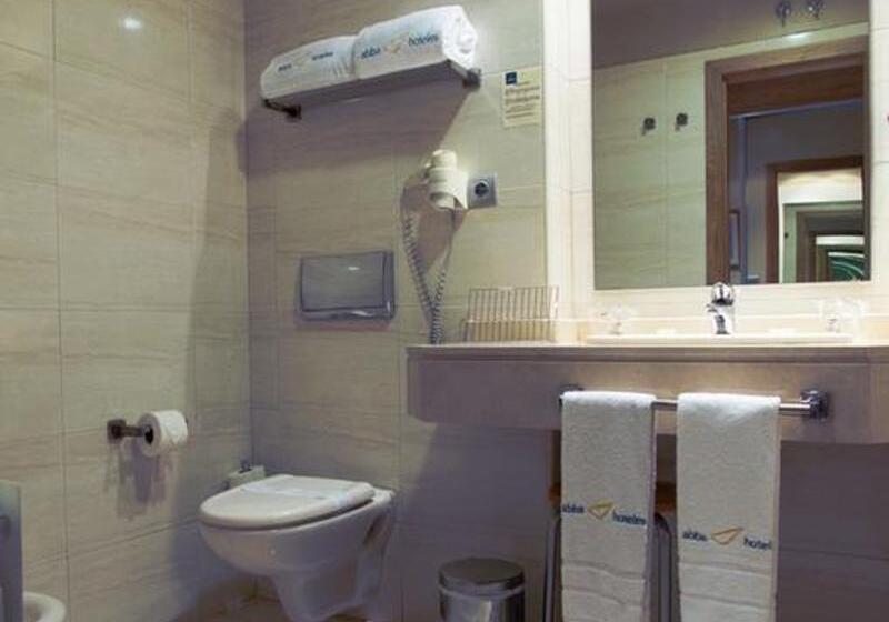 غرفة قياسية, Abba Comillas