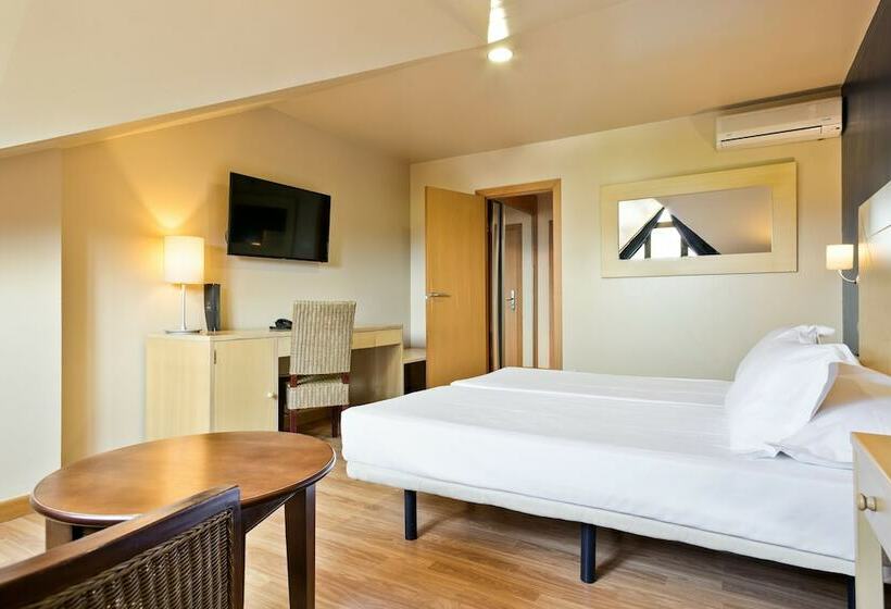 غرفة قياسية, Abba Comillas