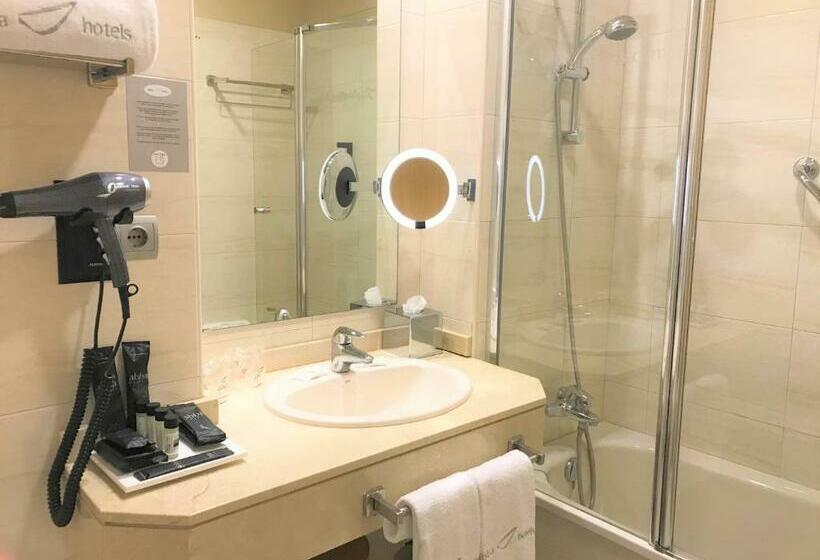 غرفة سوبيريور, Abba Comillas