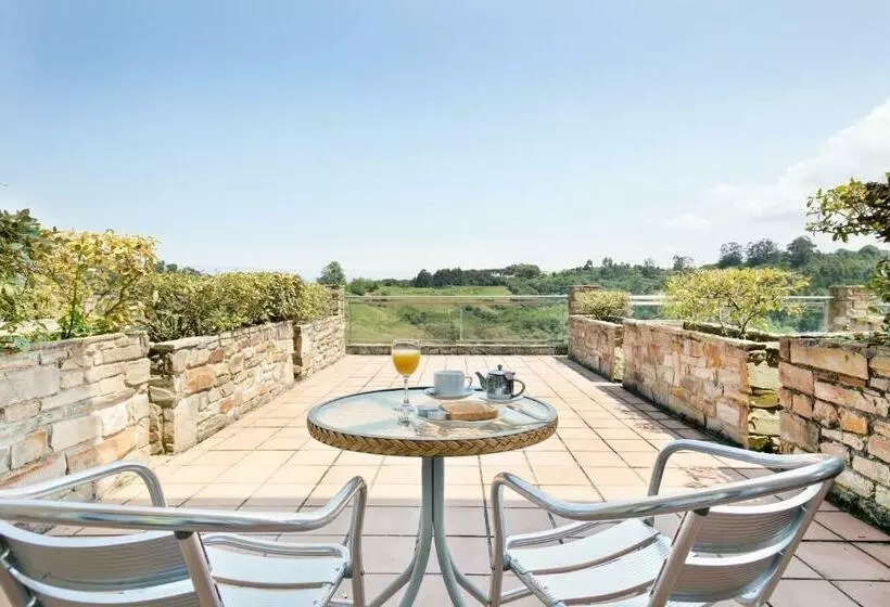 Superior-huone, Abba Comillas