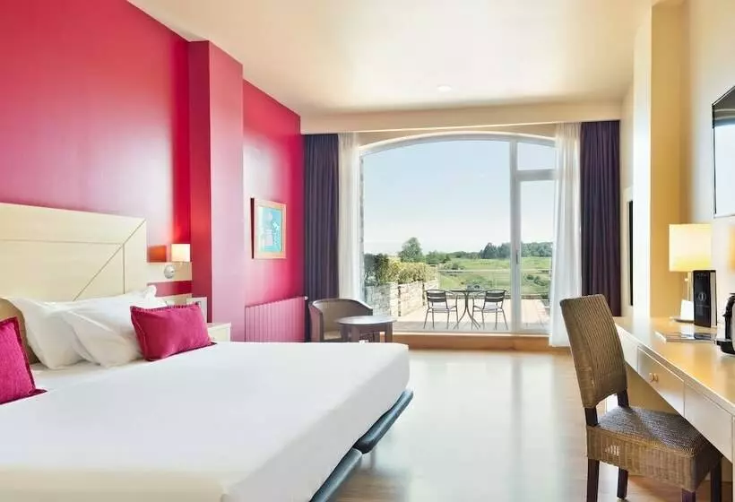 Superior-huone, Abba Comillas