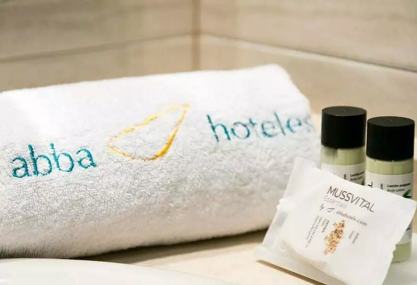 Superior-huone, Abba Comillas