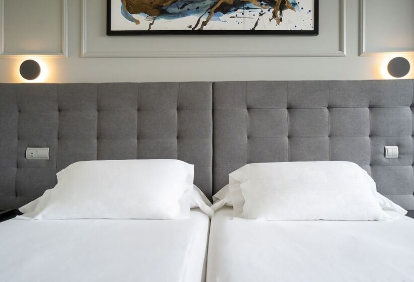 غرفة سوبيريور, Abba Comillas