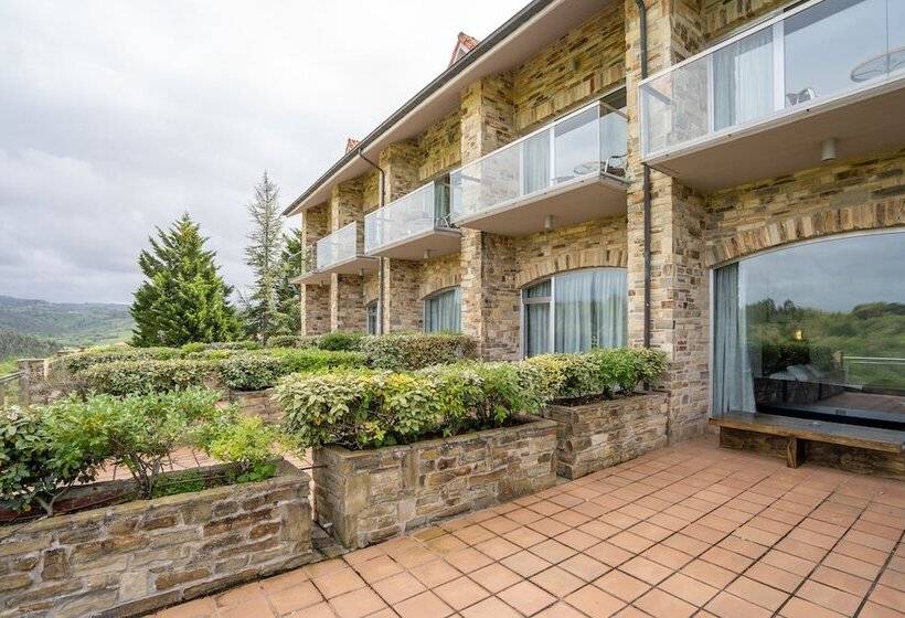 غرفة سوبيريور, Abba Comillas