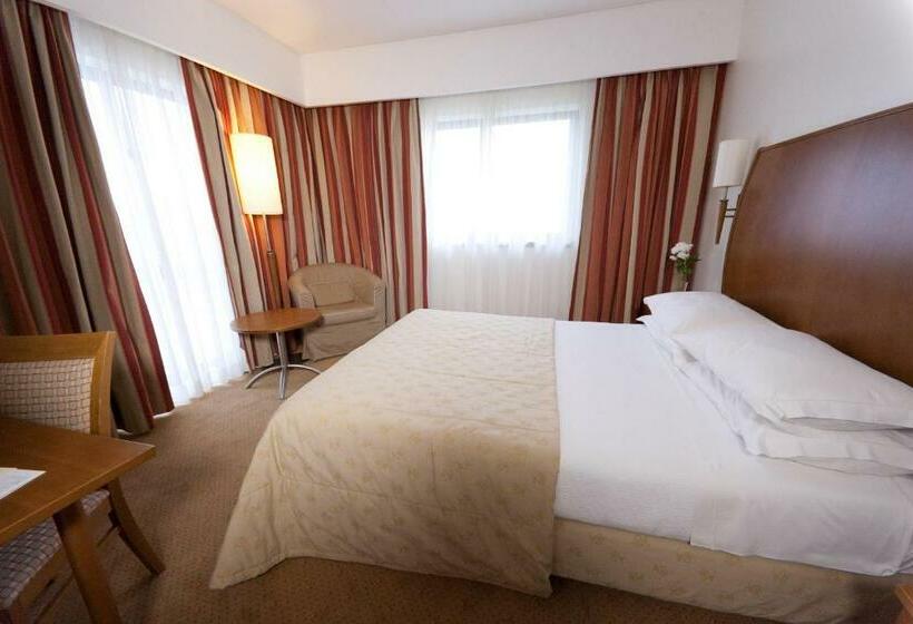 Номер Стандарт, Cinquentenario & Conference Center