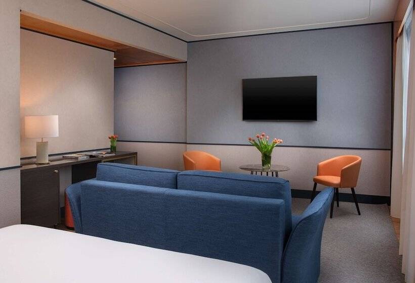 جناح جونيور ذات إطلالة, NH Collection Genova Marina