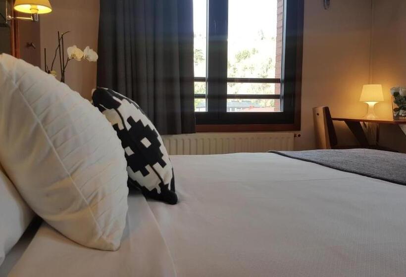 标准间带山景, Oria