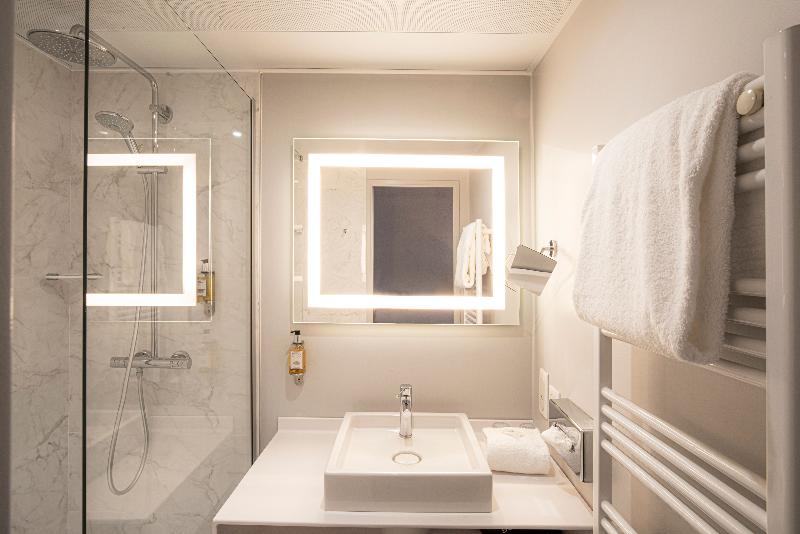 标准单人间, Quorum