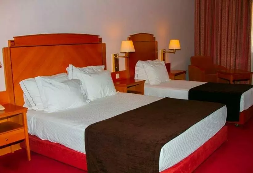 اتاق استاندارد سه نفره, Regua Douro