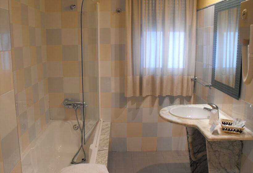 Номер Стандарт Индивидуальный, Restaurante Pontiñas