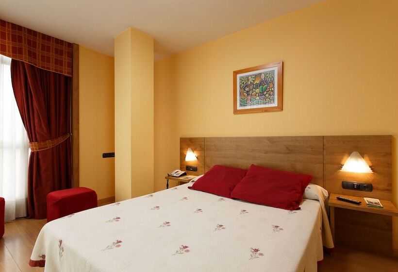 Люкс, Restaurante Pontiñas