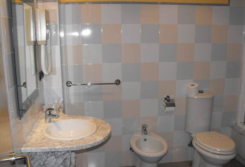 Номер Стандарт, Restaurante Pontiñas