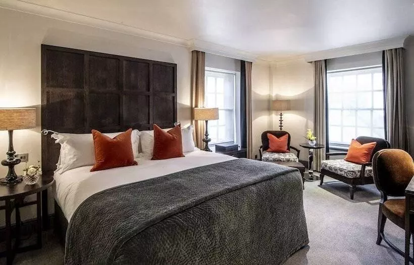 Deluxe Room, The Bloomsbury