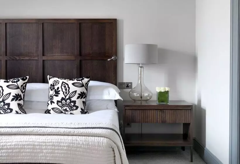 Deluxe Room, The Bloomsbury