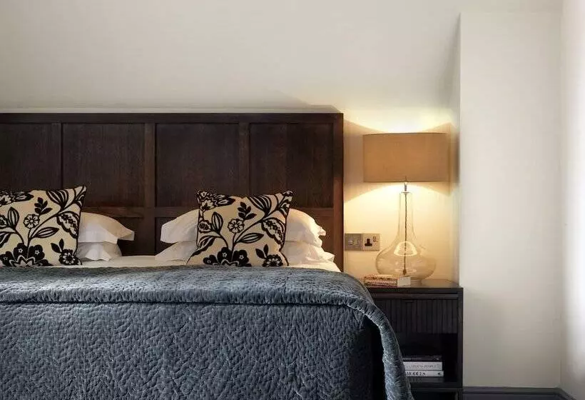 Deluxe Room, The Bloomsbury
