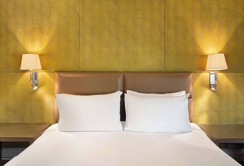 Номер Superior, The May Fair, A Radisson Collection Hotel, Mayfair London