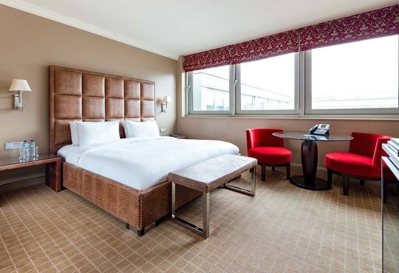 Номер Superior, The May Fair, A Radisson Collection Hotel, Mayfair London