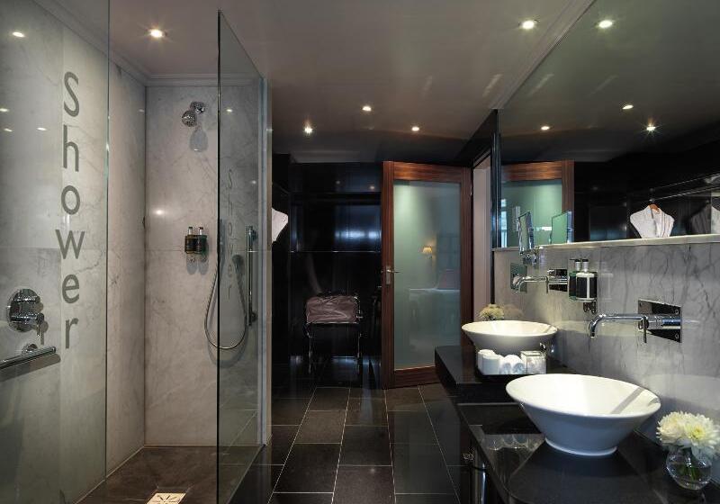 Номер Superior, The May Fair, A Radisson Collection Hotel, Mayfair London