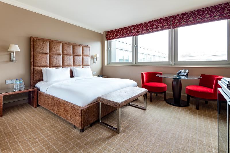 Номер Superior, The May Fair, A Radisson Collection Hotel, Mayfair London