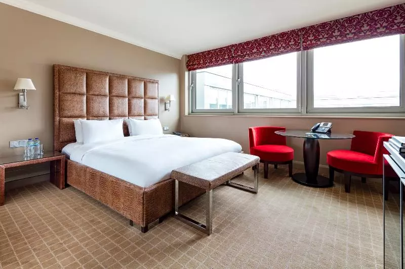 スーペリアールーム, The May Fair, A Radisson Collection Hotel, Mayfair London