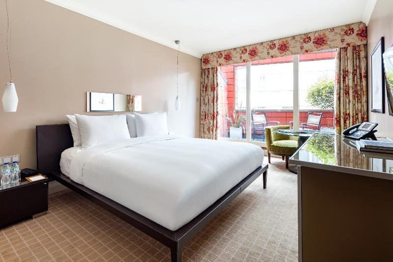 Номер Премиум, The May Fair, A Radisson Collection Hotel, Mayfair London